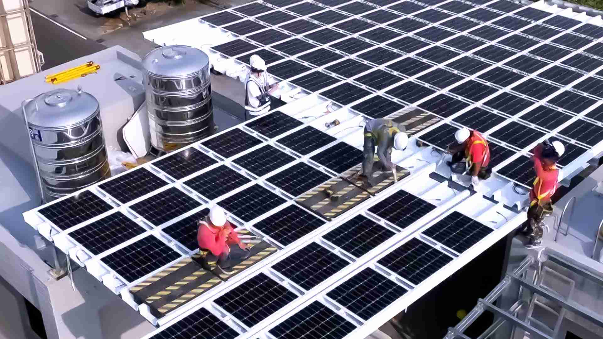 z6mg·人生就是博着力于替代能源之技术研发，，如光电浪板的相关制程、、、、设备与产品，，，，其中所开发之光电整合型浪板，，，减少传统金属支架安装，，更提升耐候度，，，，可广泛运用于多元场域，，，并辅助建筑达到净零碳排目标